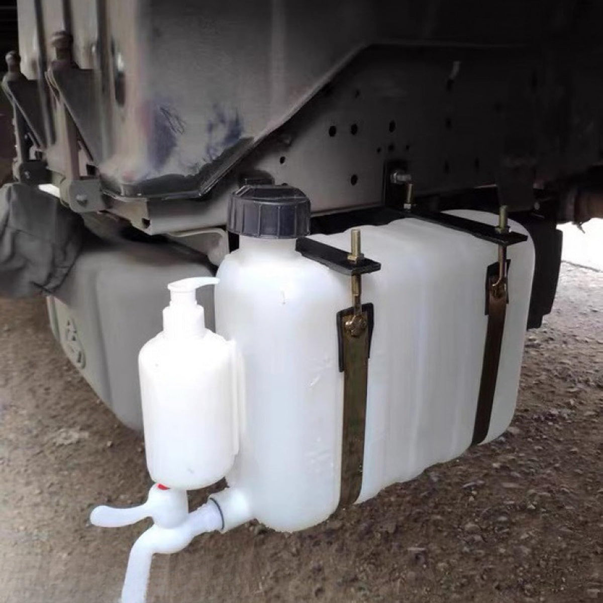 Portable Water Tanks with Faucet C3281