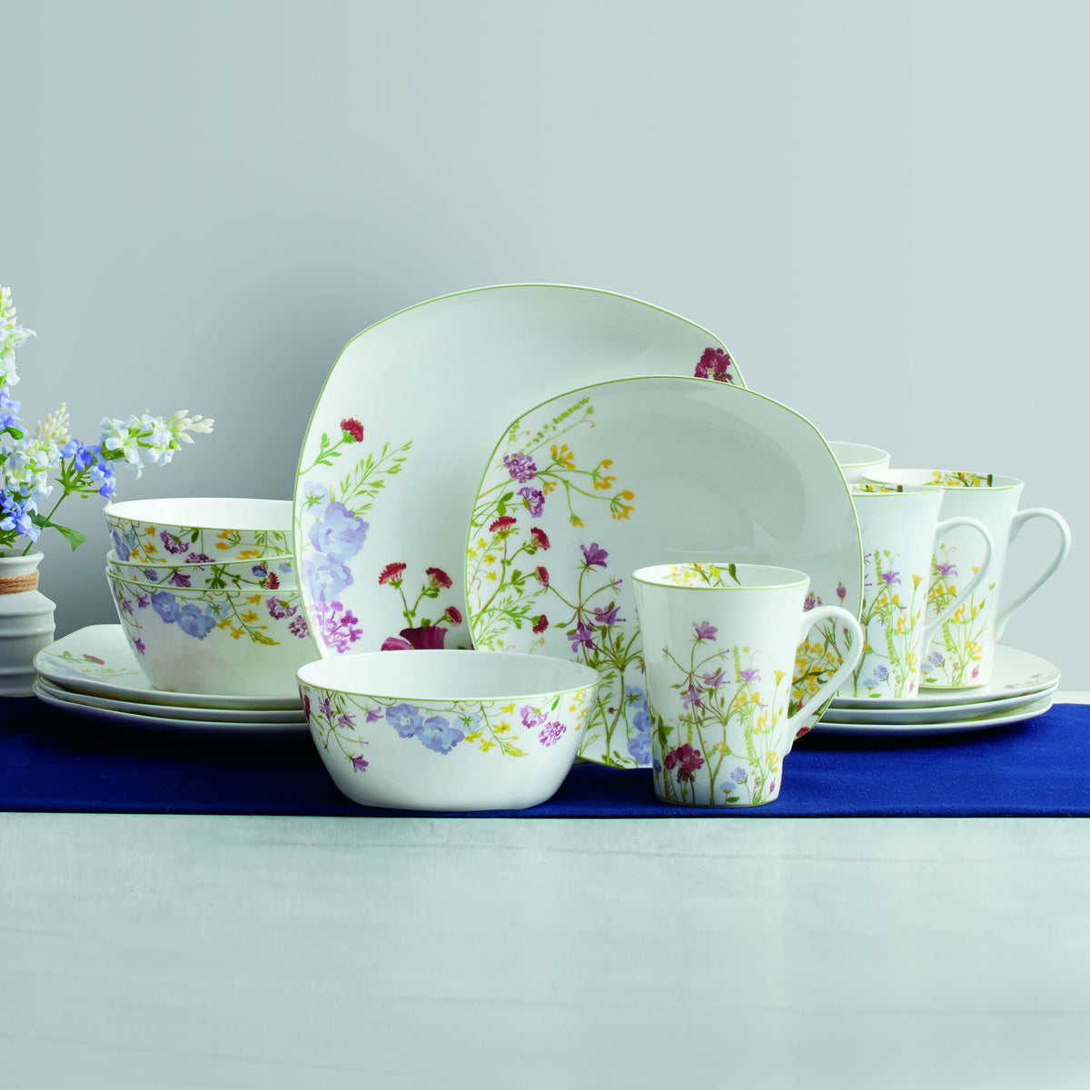 16-Piece Bone China Dinnerware Set Service for 4 U519
